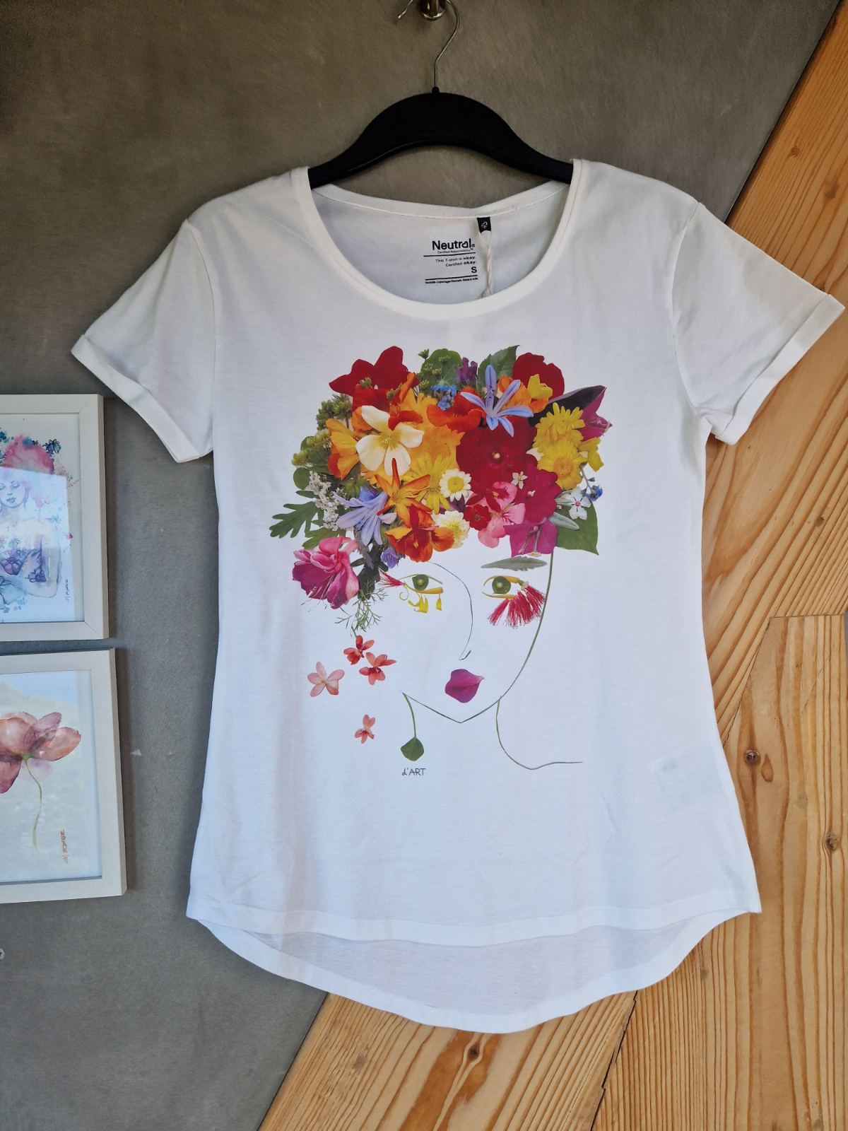 "My Flowery Perfume" Body Fit T-Shirt